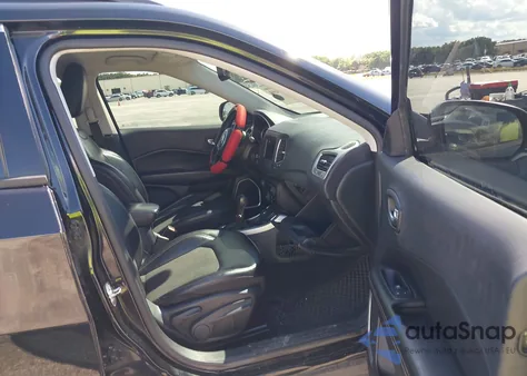 2020 Jeep Compass Latitude 4X4 из США, поврежденный, VIN 3C4NJDBB0LT204491